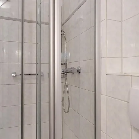 Appartementhaus Binzer Sterne 21 公寓 宾茨